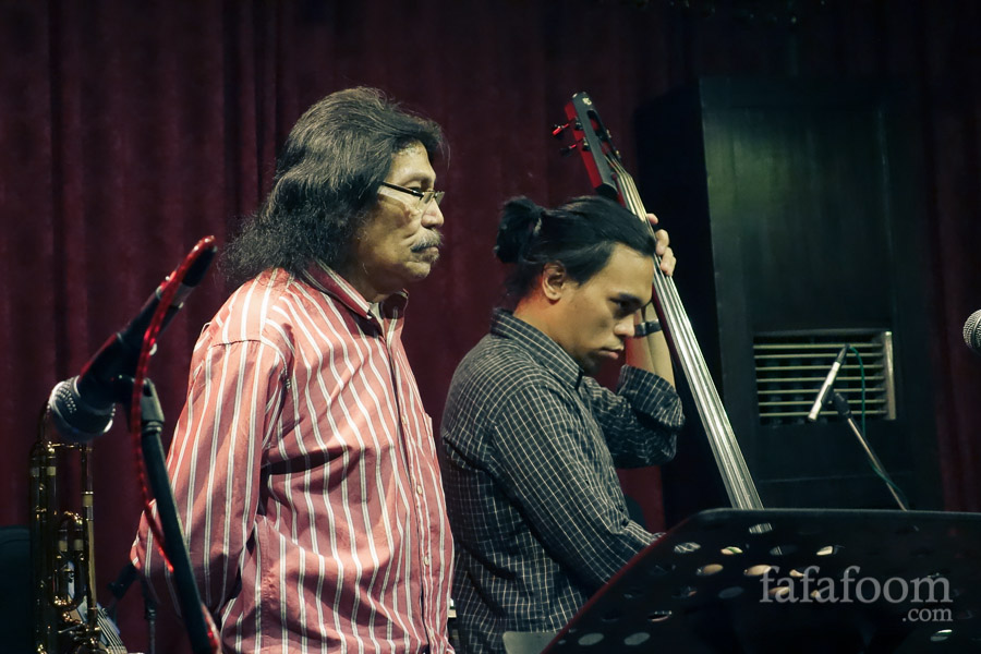 Benny & Barry Likumahuwa at Red and White Lounge