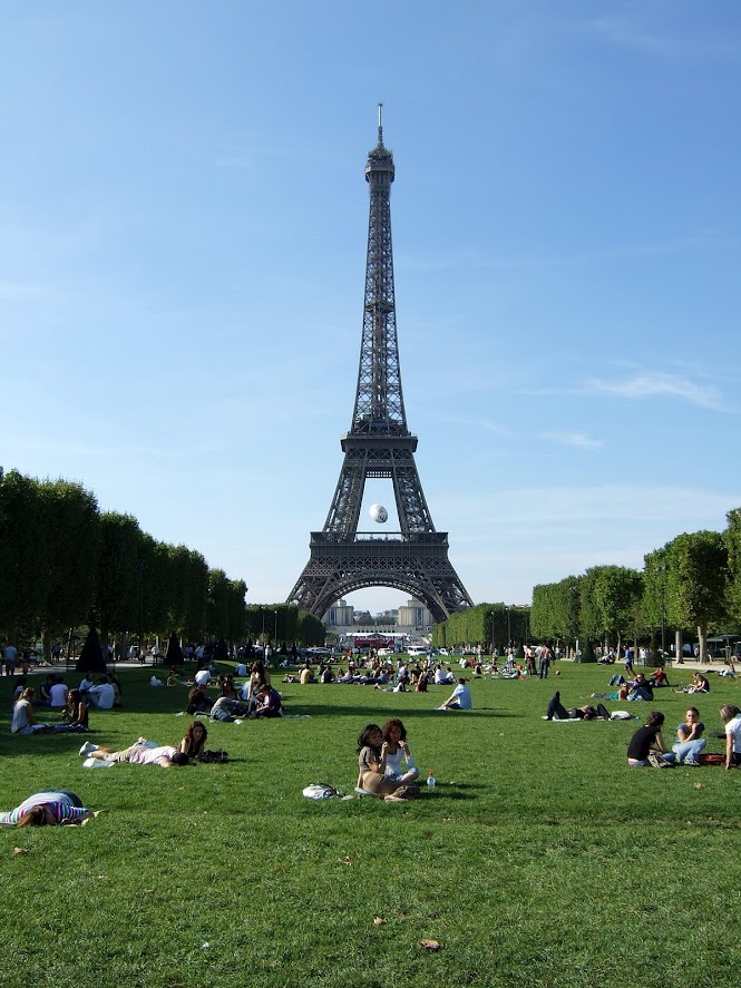 La Tour Eiffel - Parc du Champ de Mars